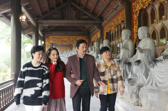 Bảo Thanh hội ngộ dàn diễn viên phim Về nhà đi con Bảo Thanh hội ngộ dàn diễn viên phim Về nhà đi con