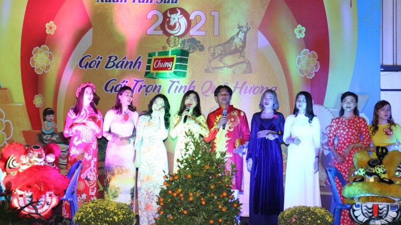 Rộn ràng không khí Tết cổ truyền của cộng đồng người Việt Nam tại Vientiane, Lào