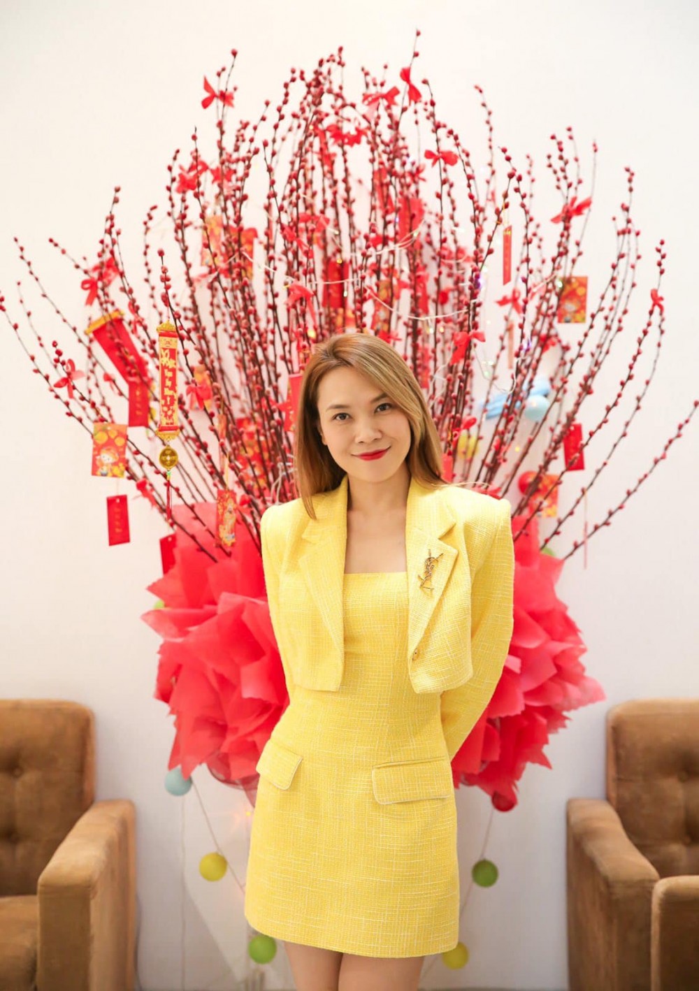 Tăng Thanh Hà, Minh Hằng, Tiểu Vy, H'Hen Niê chuộng áo dài ngày đầu năm mới