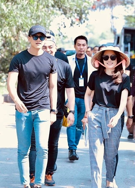 Ngắm Mỹ Tâm và Mai Tài Phến diện đồ đôi