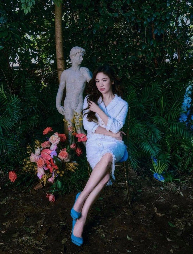 Song Hye Kyo hút hồn với phong cách không tuổi