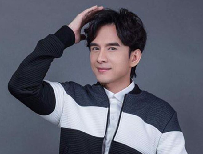 Đan Trường "gây sốt" khi cởi áo khoe thân hình săn chắc ở tuổi U50