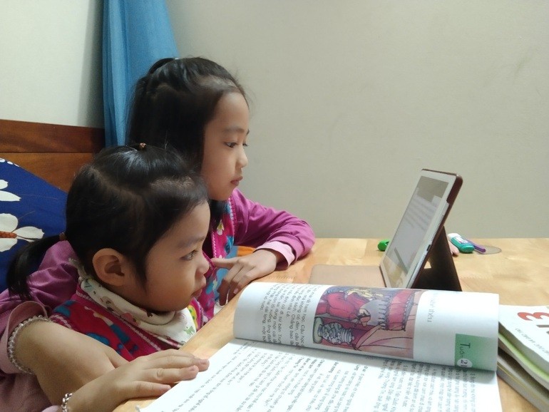 Trẻ đi học trở lại