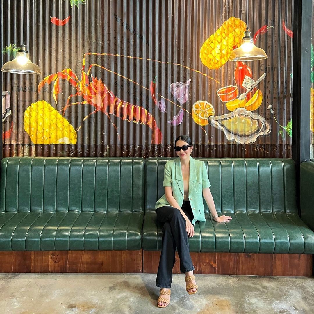 Lệ Quyên, Minh Hằng khoe eo thon