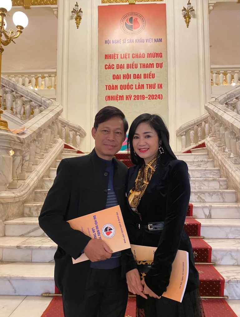 NSƯT Tiến Hợi trong mắt Thu Hà NSƯT Tiến Hợi trong mắt Thu Hà