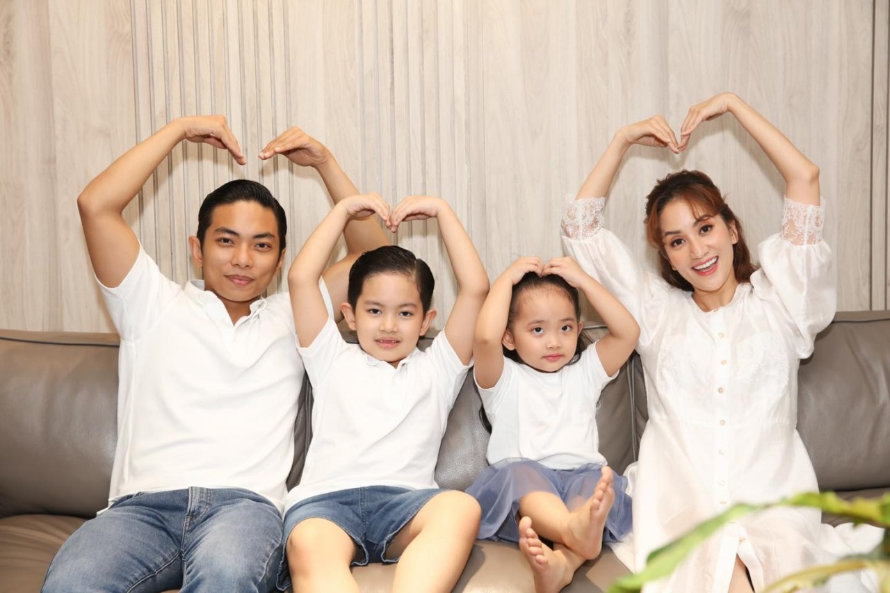 Sao Việt khoe quà Valentine