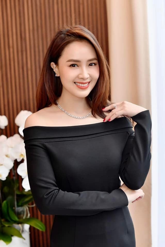 Sao Việt khoe quà Valentine