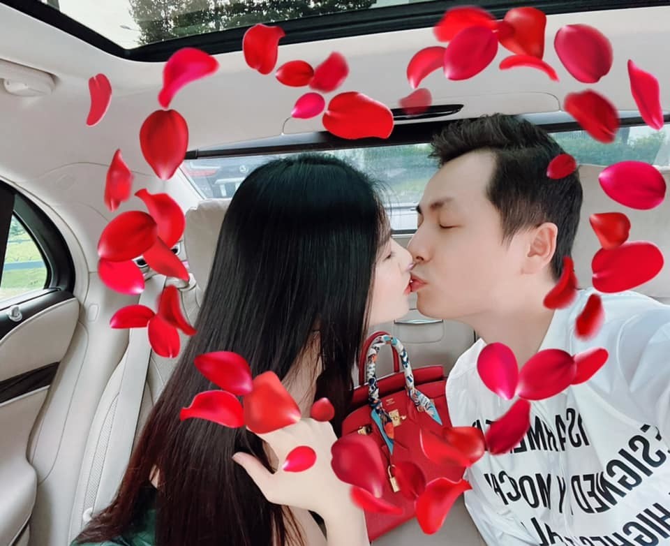 Sao Việt nô nức khoe quà Valentine Sao Việt nô nức khoe quà Valentine