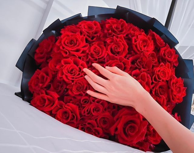 Sao Việt nô nức khoe quà Valentine Sao Việt nô nức khoe quà Valentine