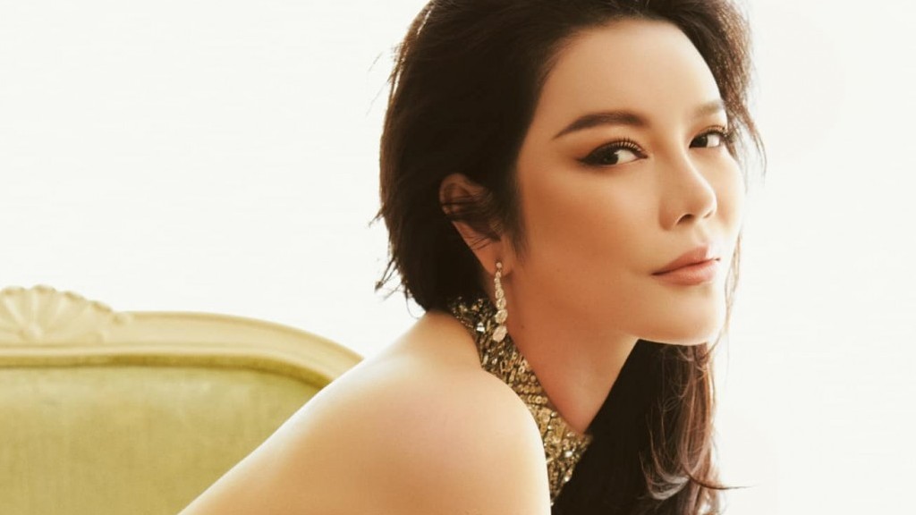 Valentine: Lý Nhã Kỳ băn khoăn có nên thả thính và 'chốt đơn' ngày 14/2? Lan Ngọc than thở 'chưa nhận được một cành hoa'