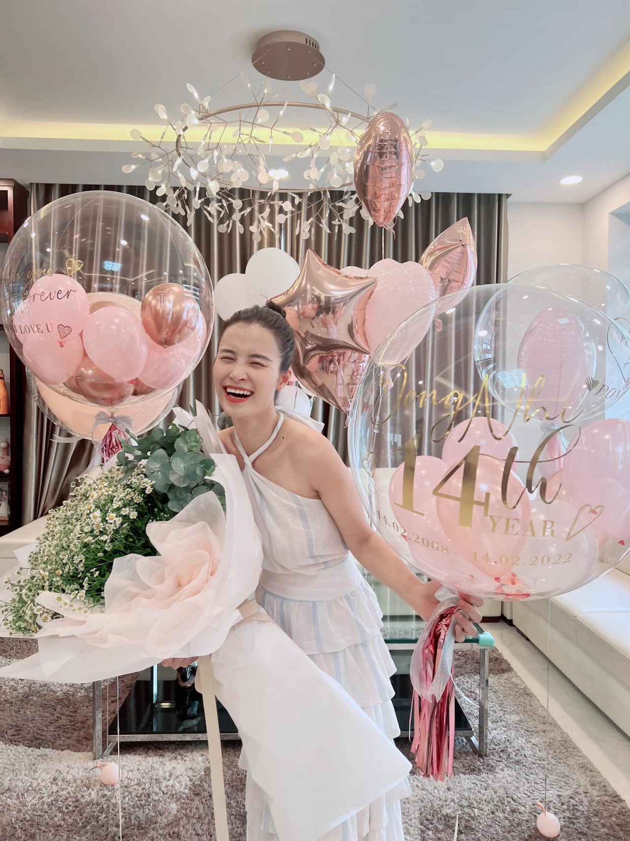 Sao Việt nô nức khoe quà Valentine Sao Việt nô nức khoe quà Valentine