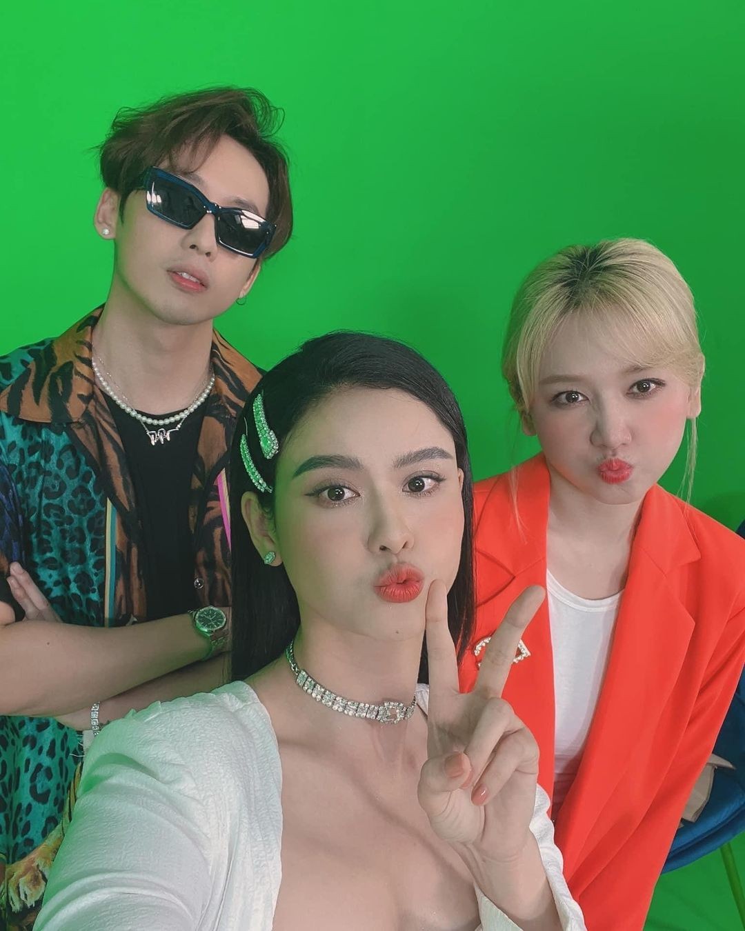 Sao Việt: Hồ Ngọc Hà khoe eo thon, chân dài Sao Việt: Hồ Ngọc Hà khoe eo thon, chân dài