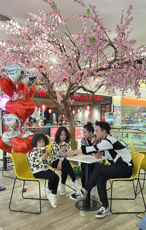 Sao Việt: Phương Oanh siêu ngầu, Sao Việt: Phương Oanh siêu ngầu,