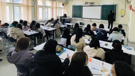 Hà Nội: Covid-19 tăng mạnh, nhiều trường đại học hoãn học trực tiếp