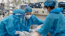 Hà Nội: Gần 1.000 ca F0 nặng, nguy kịch; xuất hiện 74 'vùng cam'