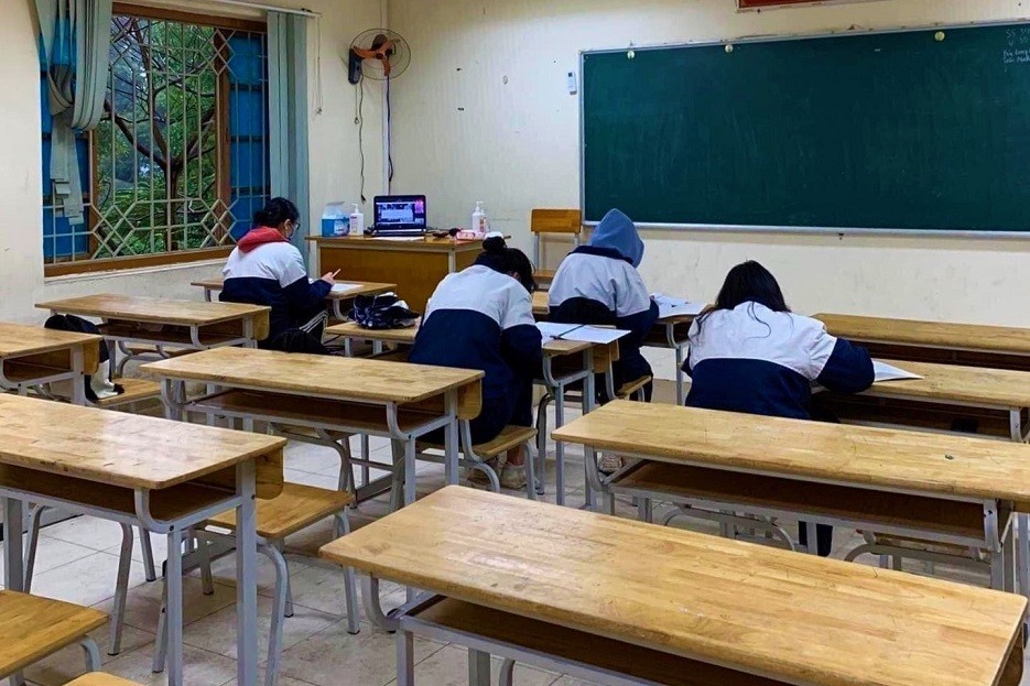 F0 gia tăng, hàng loạt trường tại Hà Nội dừng học trực tiếp F0 gia tăng, hàng loạt trường tại Hà Nội dừng học trực tiếp