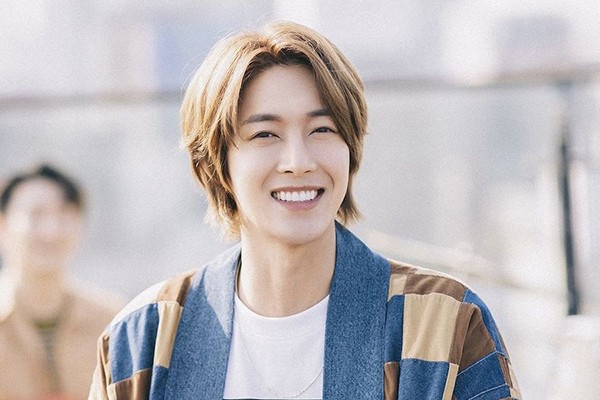 Sao 'Vườn sao băng' Kim Hyun Joong bất ngờ kết hôn