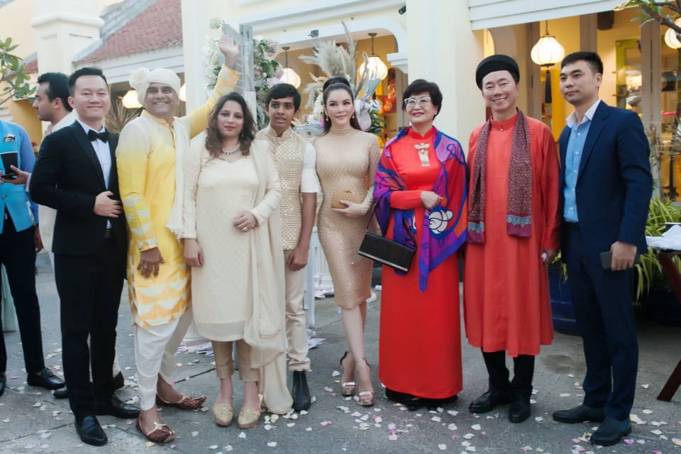 Lý Nhã Kỳ "khoe sắc" tại đám cưới của tỷ phú Ấn Độ