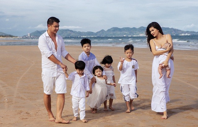 Cuộc sống sang chảnh, hạnh phúc của những hoa hậu Việt đông con