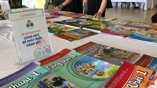 Hai bộ SGK 'biến mất': Hàng trăm nghìn bộ sách giáo khoa lớp 1 sẽ bị bỏ phí?