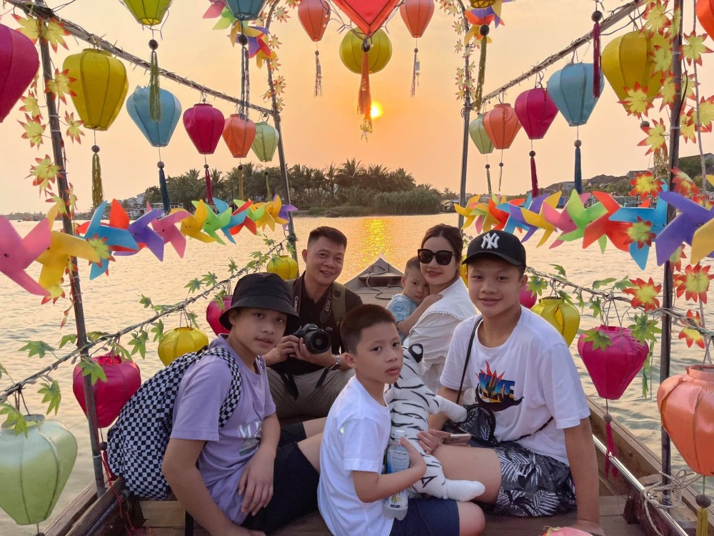 Sao Việt tuần qua: Hồng Diễm đón sinh nhật như tuổi 20