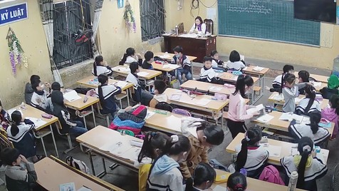 Vụ cô giáo tố bị trù dập: Liệu có chuyện học sinh đánh, bắn đạn giấy?