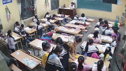 Vụ cô giáo tố bị trù dập: Giáo viên có sai cũng không đến lượt học sinh phán xét
