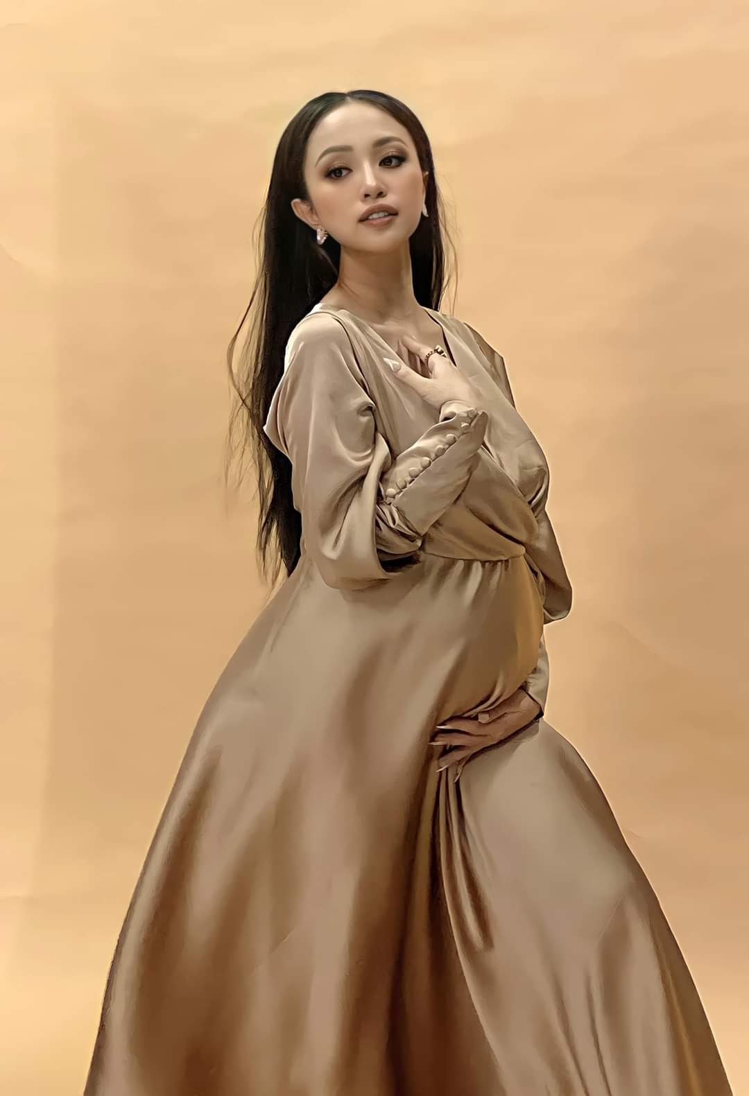 Sao Việt: MC Thảo Vân và hoa hậu Giáng My hơn 50 tuổi vẫn trẻ đẹp