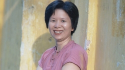 Ngày 8/3: Cần để phụ nữ học 'bơi' một cách tự do mà không có những phán xét