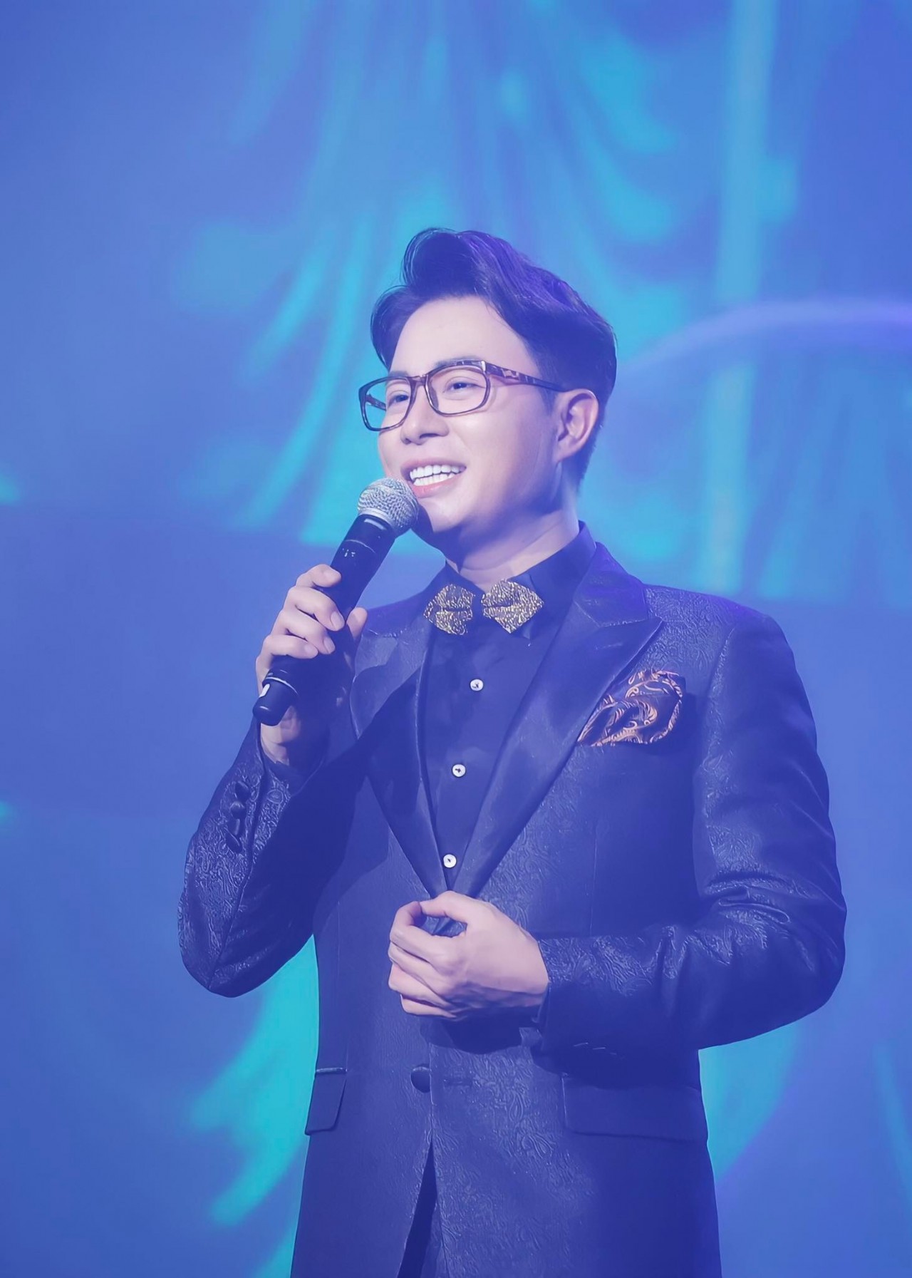 Sao Việt: Mỹ Tâm nhắn nhủ tới fan ngày 8/3, MC Lê Anh ngày càng lịch lãm, bất ngờ với cặp đôi Thương ngày nắng về