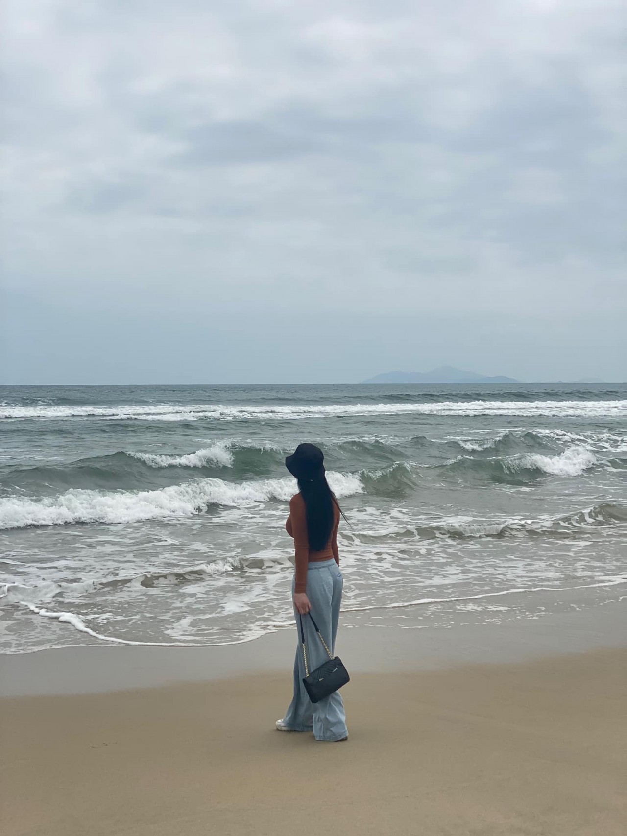 Sao Việt: Đỗ Thị Hà lên set đồ cá tính, ca sĩ Phương Linh hé lộ về người đàn ông giấu mặt