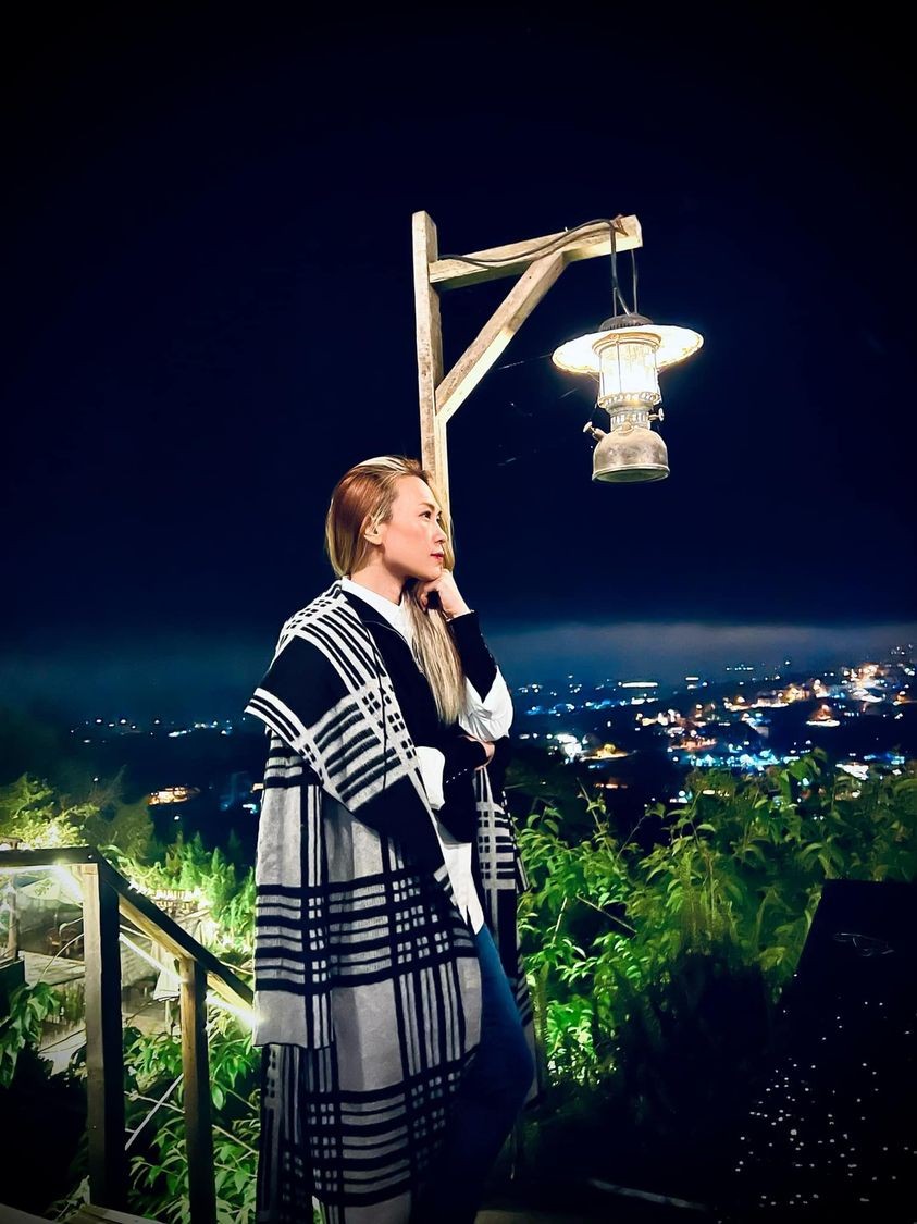 Sao Việt: Tuấn Tú hội ngộ Đan Lê, Đỗ Thị Hà lên set đồ cá tính