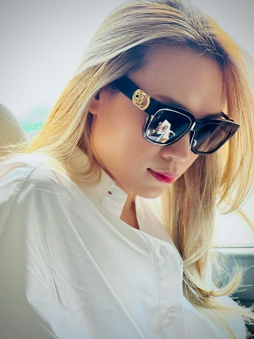 Sao Việt: Ngô Thanh Vân khoe nhẫn đính hôn