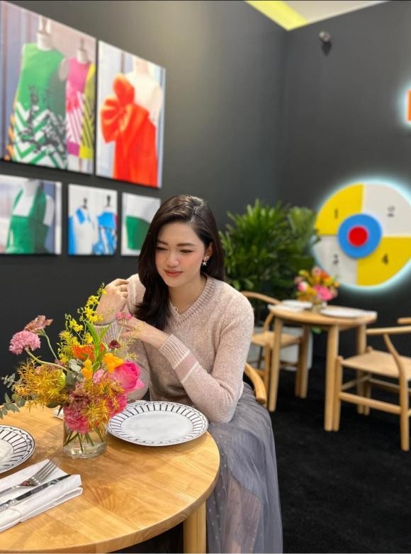 Sao Việt: Ngô Thanh Vân khoe nhẫn đính hôn