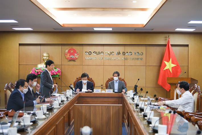 Bộ trưởng GD&ĐT: Phát hiện sách giáo khoa có vấn đề cần sớm báo về Bộ Bộ trưởng GD&ĐT: Phát hiện sách giáo khoa có vấn đề cần sớm báo về Bộ