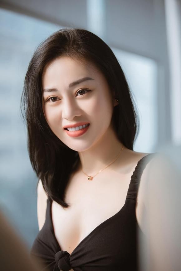 Sao Việt: NSND Thu Hà khoe nhan sắc trẻ trung, Hoa hậu Đặng Thu Thảo đẹp không tì vết