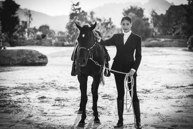 Tứ đại mỹ nhân Việt quý phái trong bộ ảnh đen trắng