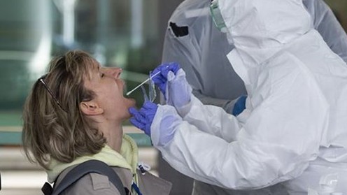 Hàn Quốc xem xét cho phép người dân sử dụng bộ dụng cụ tự xét nghiệm Covid-19