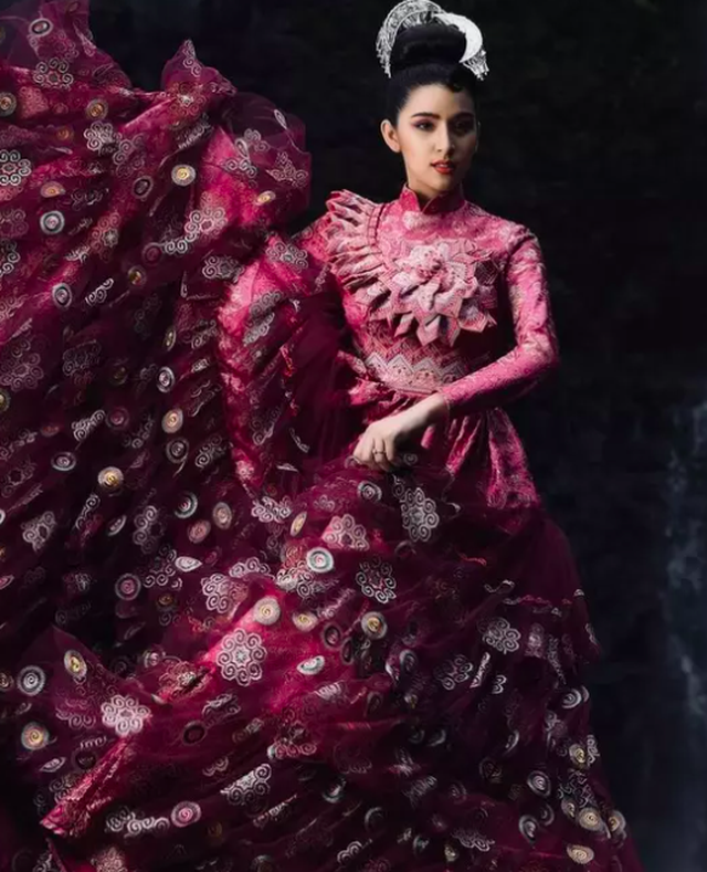 Nhan sắc quyến rũ của tân Hoa hậu Lào