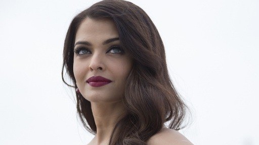 Choáng với khối tài sản 'khủng' của Hoa hậu đẹp nhất mọi thời đại Aishwarya Rai
