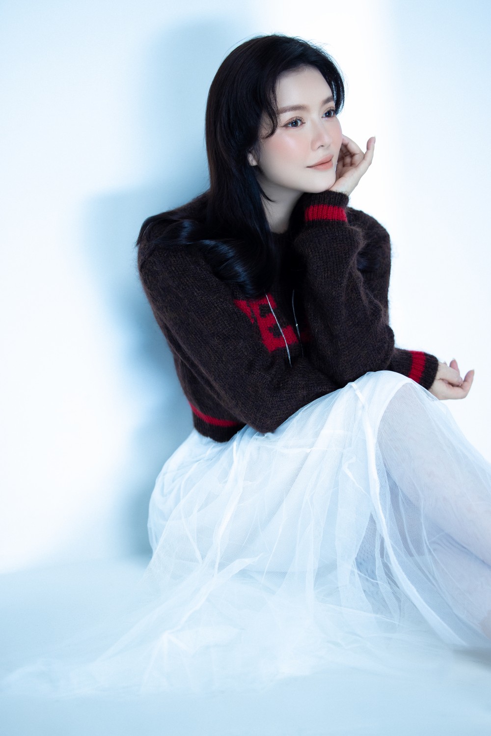 Quên những bộ đầm quý phái đi, 'kiều nữ' Lý Nhã Kỳ trẻ trung như ngọc nữ Hàn