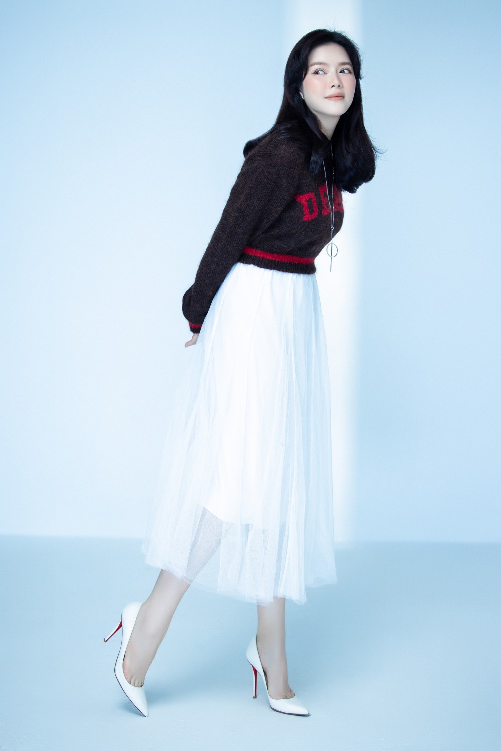 Quên những bộ đầm quý phái đi, 'kiều nữ' Lý Nhã Kỳ trẻ trung như ngọc nữ Hàn