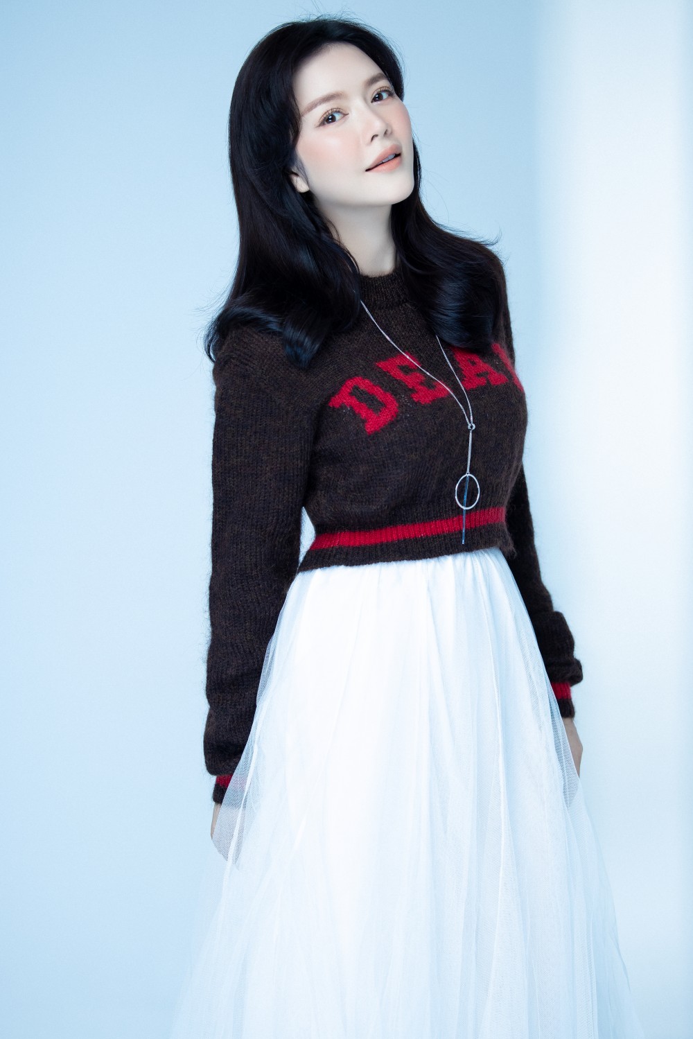 Quên những bộ đầm quý phái đi, 'kiều nữ' Lý Nhã Kỳ trẻ trung như ngọc nữ Hàn