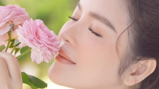 Sao Việt tuần qua: Hoa 'lép vế' trước Lý Nhã Kỳ, NSND Thu Hà chia tay Hướng dương ngược nắng, Hồng Diễm đọ sắc bên 'mẹ Bạch Cúc'