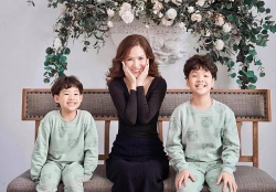 Sao Việt tuần qua: NSND Thu Hà khoe nhan sắc trẻ trung, Anh Dũng công khai tình cảm với Trương Ngọc Ánh, Hồng Diễm 'chỉ ở nhà canh giữ thủ đô'