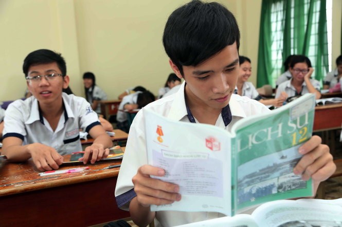 Lo môn Lịch sử thành 'tự chọn' và kết quả từ một khảo sát nhỏ Lo môn Lịch sử thành 'tự chọn' và kết quả từ một khảo sát nhỏ