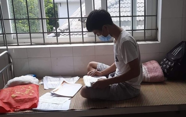 Hàng nghìn học sinh là F: Bắc Giang, Bắc Ninh đề xuất thi tốt nghiệp đợt 2 Hàng nghìn học sinh là F: Bắc Giang, Bắc Ninh đề xuất thi tốt nghiệp đợt 2