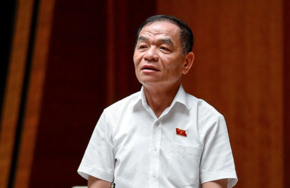 "Lịch sử là gốc rễ của giáo dục, sao bỏ được!" "Lịch sử là gốc rễ của giáo dục, sao bỏ được!"