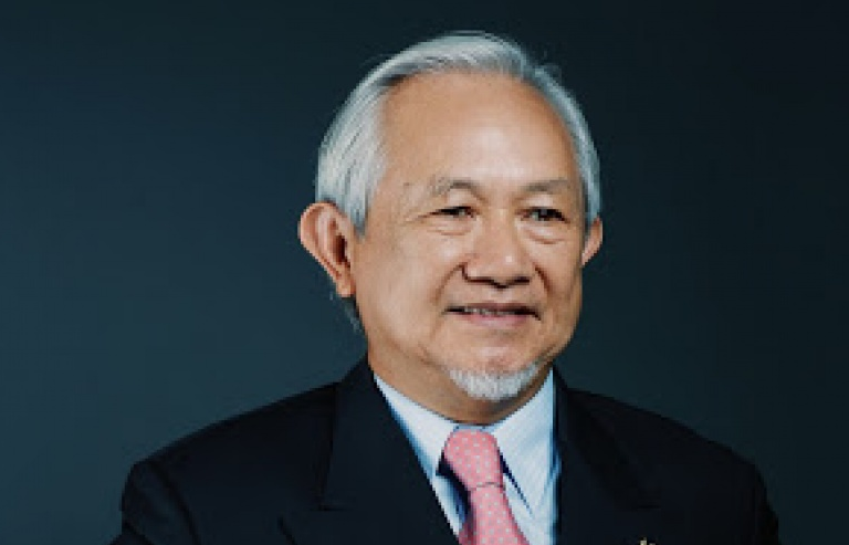 Nghề báo: Làm sao để không bị "sóng internet" cuốn đi?