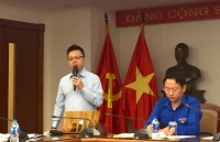 thay gi tu lan song binh pham cong nghe giao duc